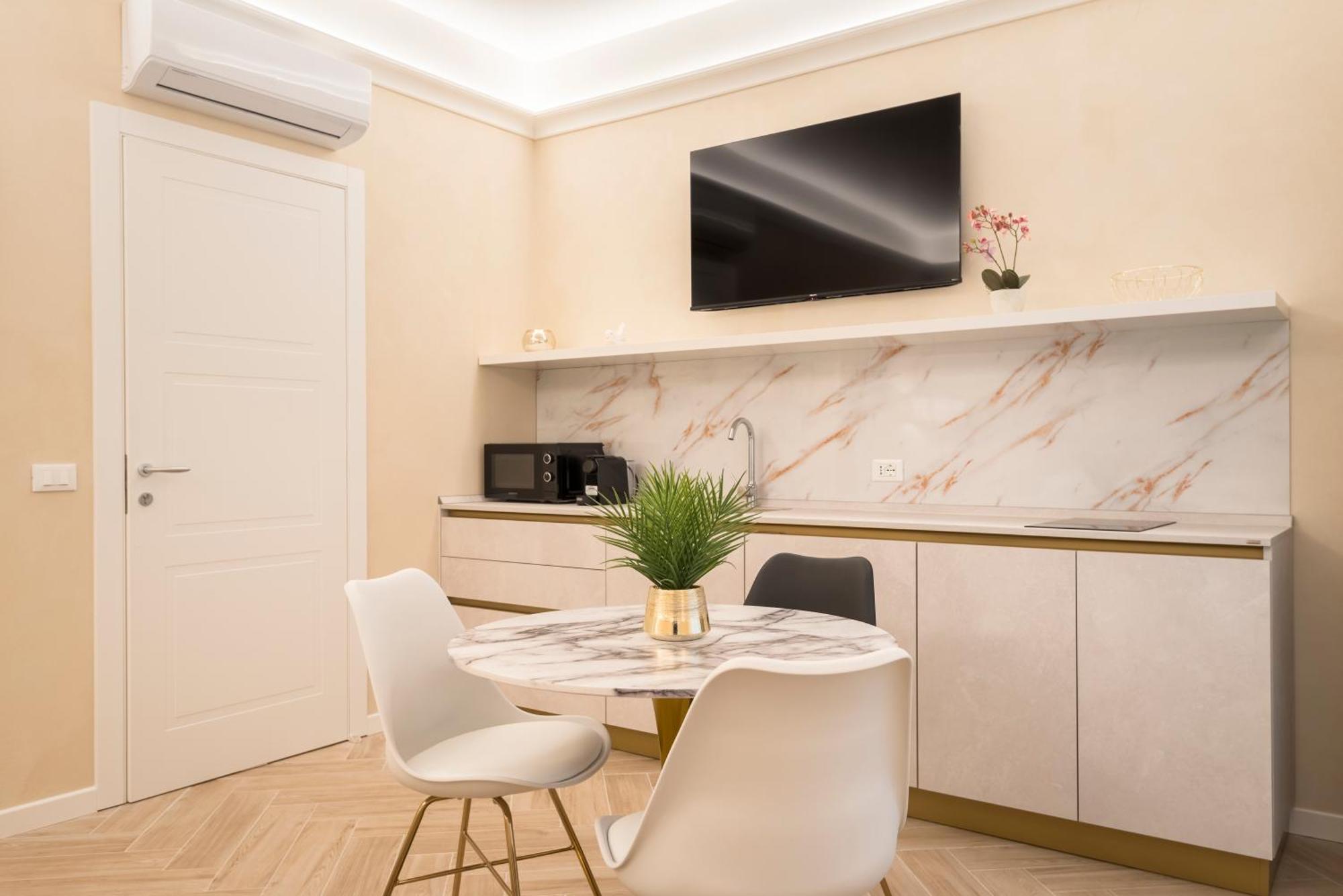 Golden Chic - Citta Alta Apartman Bergamo Szoba fotó