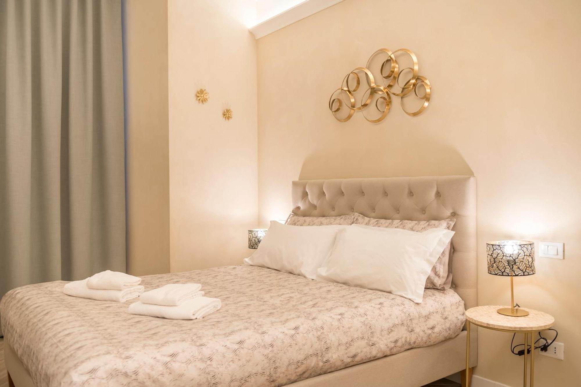 Golden Chic - Citta Alta Apartman Bergamo Szoba fotó