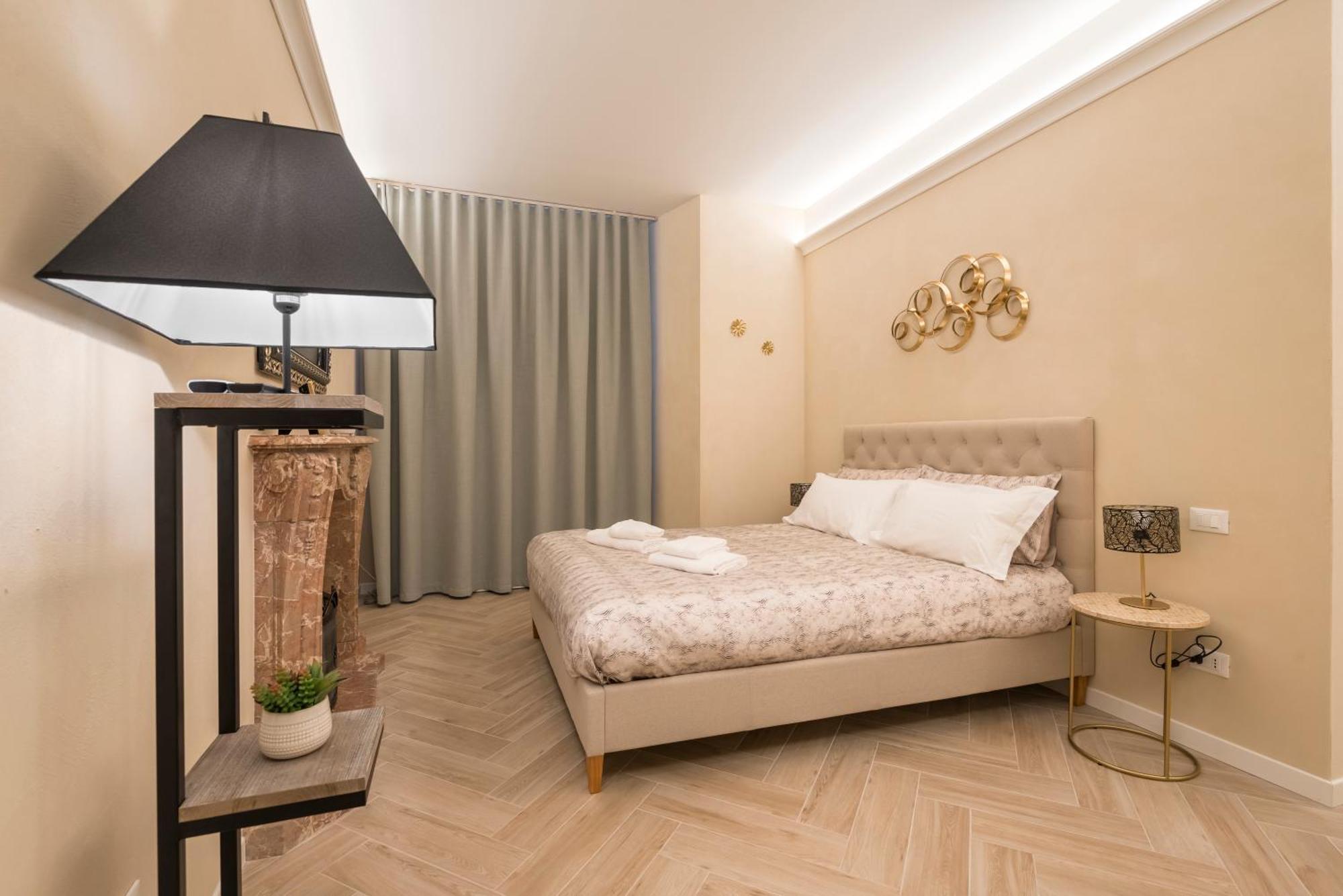Golden Chic - Citta Alta Apartman Bergamo Szoba fotó